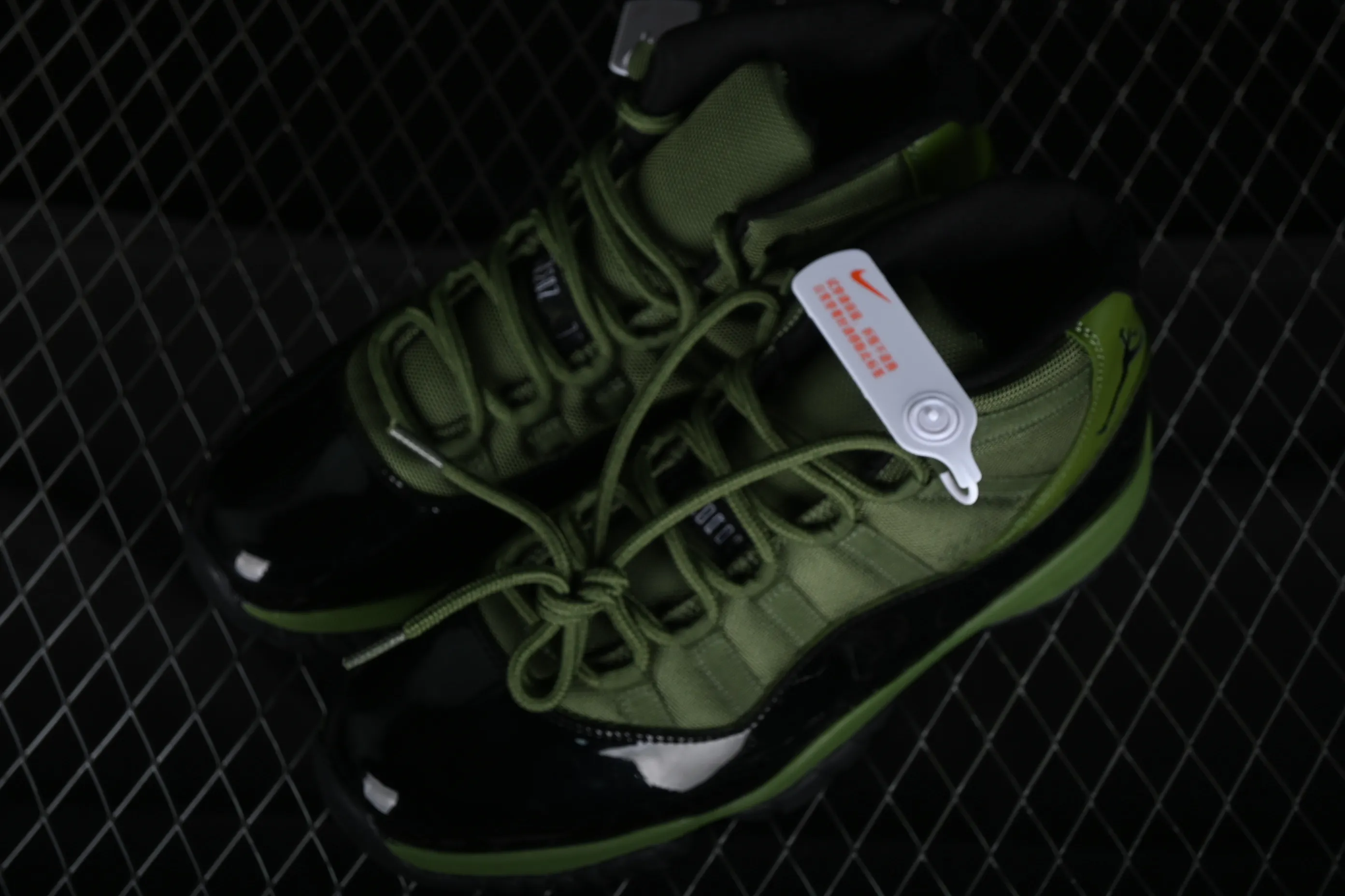 All categories Air Jordan Jordan series basketball shoes Air Jordan 11 Air Jordan 11 Retro AJ11 Joe 11 black and green high-top basketball shoes CT8012-300